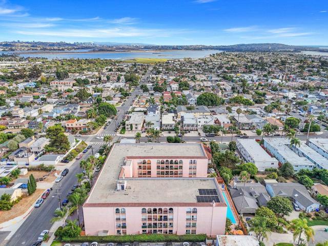 4730 Noyes ST, San Diego CA: https://media.crmls.org/mediaz/c399c996-b913-4040-804e-c956f2d2ca6d.jpg
