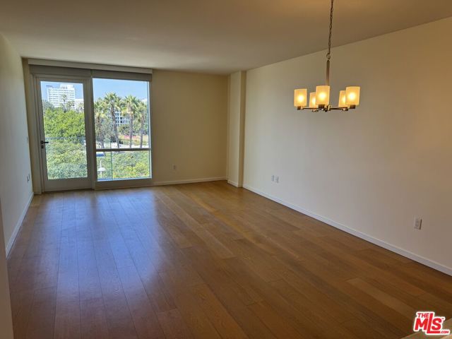 1705 Ocean Avenue, Santa Monica CA: https://media.crmls.org/mediaz/c39a9ae7-1743-4603-9bec-f3ed5b9499c9.jpg