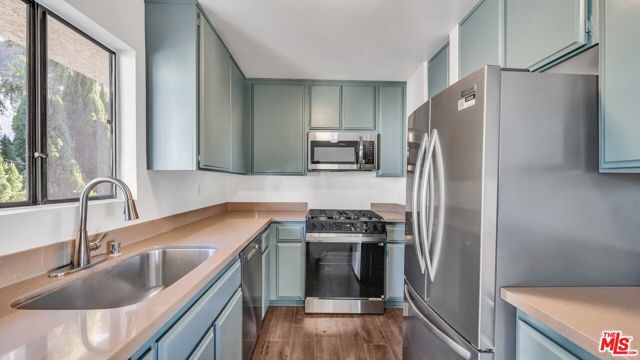 1800 Colby Avenue, Los Angeles CA: https://media.crmls.org/mediaz/c39acf6b-a9aa-4205-ba21-b7761f2c0297.jpg