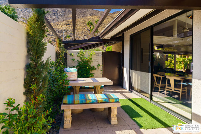 555 W Arenas Road #6, Palm Springs, CA 92262