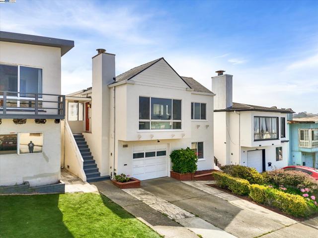 153 Morningside Dr, Daly City CA: https://media.crmls.org/mediaz/c39c6615-efdc-40c4-abb4-b1b40fc596c9.jpg