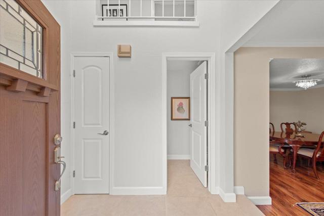105 Calle Nivel, Los Gatos CA: https://media.crmls.org/mediaz/c39c8640-5313-422f-a11f-ac70c98ccc30.jpg