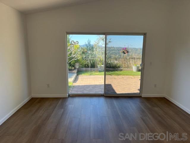2334 Columbine Dr, Alpine CA: https://media.crmls.org/mediaz/c39ce011-f95b-4cba-94d9-d353346b34e7.jpg