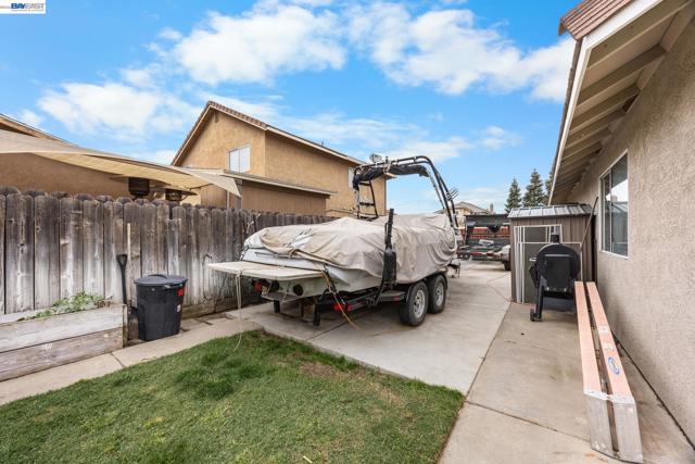 502 Chablis Way, Manteca CA: https://media.crmls.org/mediaz/c39d4279-332b-4fd3-bd96-f081cd588e90.jpg