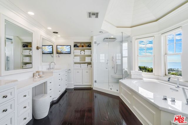 6277 Sea Star Drive, Malibu CA: https://media.crmls.org/mediaz/c39d8efc-928c-44a6-ae96-34245670bb11.jpg