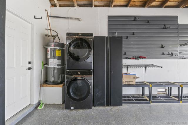 23235 Canyon Lake Dr S, Canyon Lake CA: https://media.crmls.org/mediaz/c39d911c-5426-4520-b7d7-b1c339bc7d0b.jpg