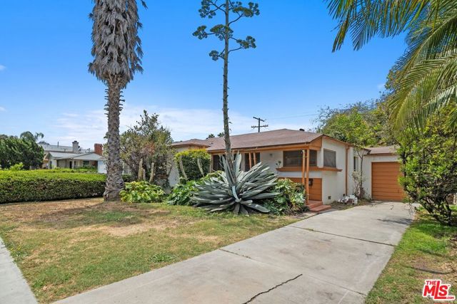 6022 Dauphin Street, Los Angeles CA: https://media.crmls.org/mediaz/c39d9425-2273-4e11-ac85-502b1bf444b6.jpg