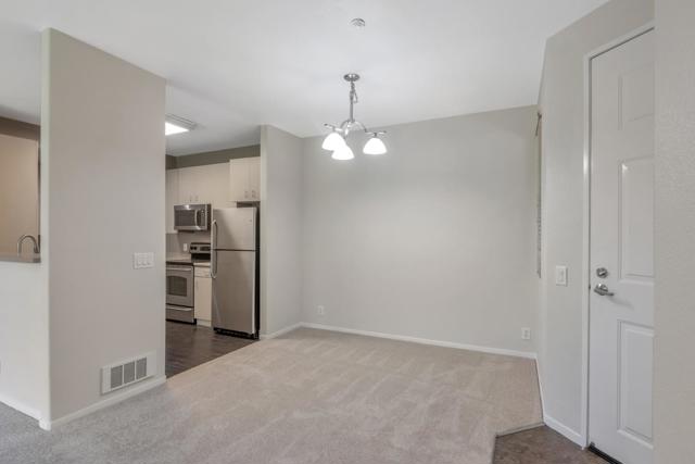 35511 Monterra Terrace, Union City CA: https://media.crmls.org/mediaz/c39db9be-71dd-4983-89a7-6644c65d2163.jpg