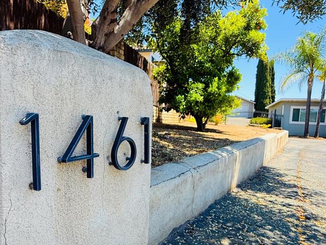 1461 Sunrise Drive, Vista CA: https://media.crmls.org/mediaz/c39dc6e7-b666-4044-8bbf-5668f7742c6a.jpg