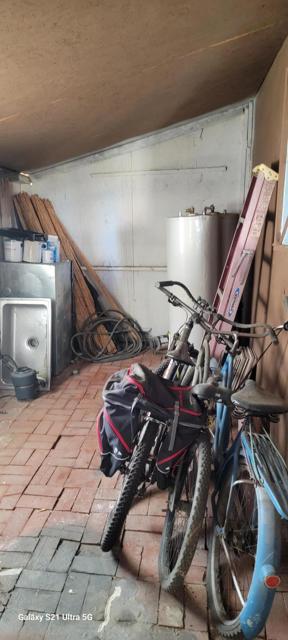 11022 West Drive, Morongo Valley CA: https://media.crmls.org/mediaz/c39e014b-0510-428e-b44e-3df5e9cb2e82.jpg