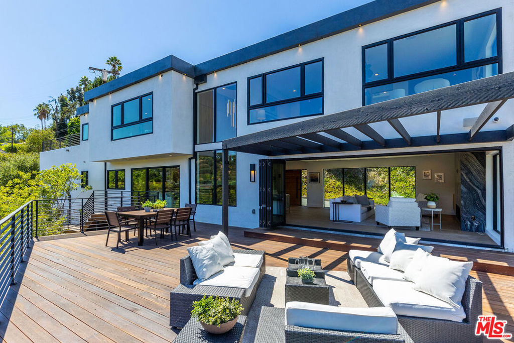 3820 Scadlock Lane, Sherman Oaks, CA 91403
