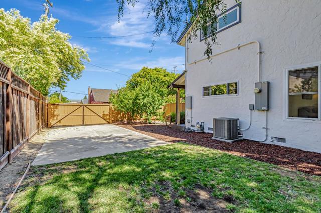 2225 Montezuma Drive, Campbell CA: https://media.crmls.org/mediaz/c39ebc53-bfea-41ef-b95e-8d1c125fcf69.jpg