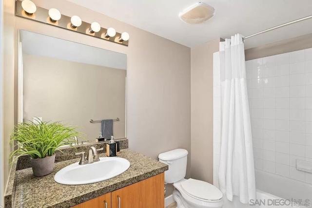 Image 6 of 24 For 1080 Park Boulevard 607