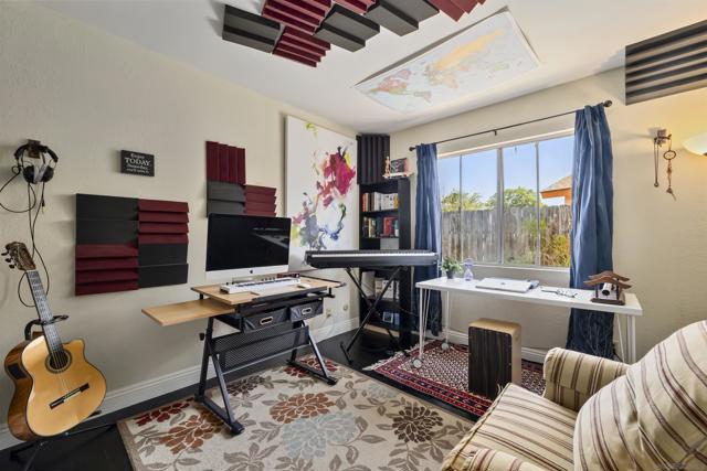 1247 Armstrong Cir, Escondido CA: https://media.crmls.org/mediaz/c39f2650-c550-4e1b-be82-e6c78bcc20fa.jpg