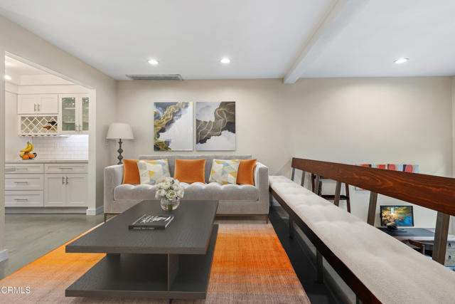 Detail Gallery Image 7 of 47 For 11912 Riverside Dr #20,  Valley Village,  CA 91607 - 2 Beds | 3 Baths