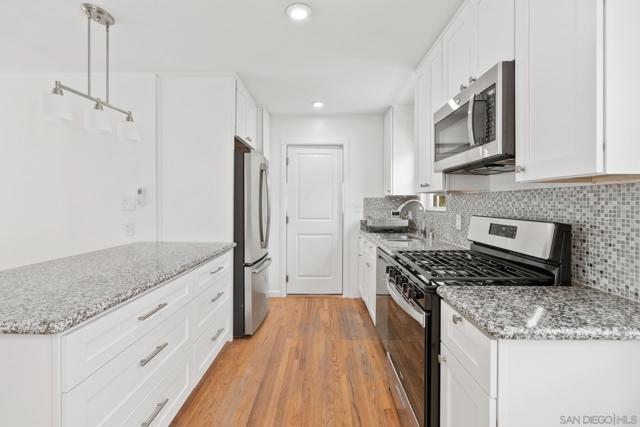 2821 N Arroyo Drive, San Diego CA: https://media.crmls.org/mediaz/c39f94d0-0328-4f91-94f5-27b5cb751ae1.jpg