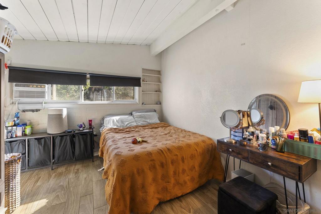 MLS #250042110SD image #11