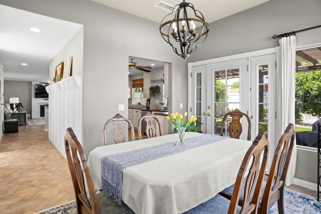 1990 Willowbrook Drive, Oceanside CA: https://media.crmls.org/mediaz/c39fd3f1-0929-4708-a8d8-7fd4aca30c5c.jpg