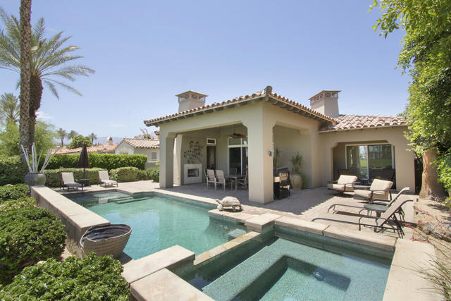 56588 S Palms Drive, La Quinta CA: https://media.crmls.org/mediaz/c3a027e8-8c29-474d-8046-4608d63b8d87.jpg