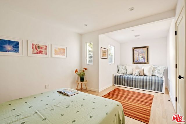 825 Coeur D Alene Avenue, Venice CA: https://media.crmls.org/mediaz/c3a06ca7-38fc-4554-b8bc-ae3be511b0b4.jpg