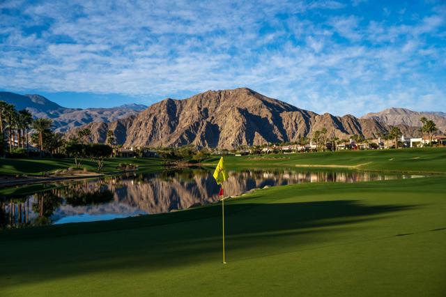 51518 Via Sorrento, La Quinta CA: https://media.crmls.org/mediaz/c3a0ec54-91e8-40f4-b63b-0d34dffb175b.jpg