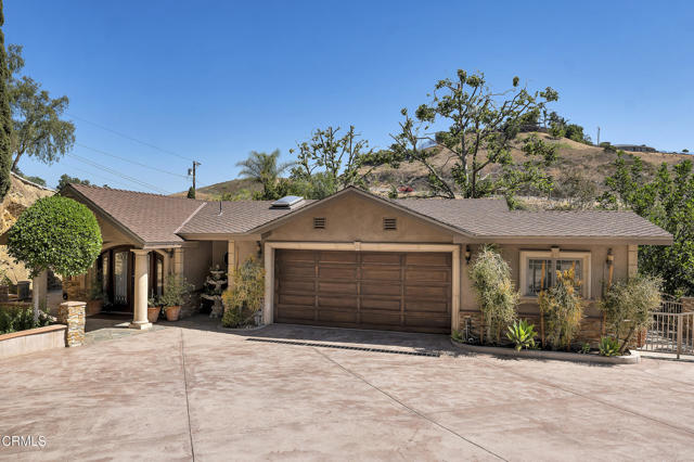 9999 Wornom Avenue, Sunland CA: https://media.crmls.org/mediaz/c3a0fa64-bc04-416c-8e5a-32de4710c8df.jpg
