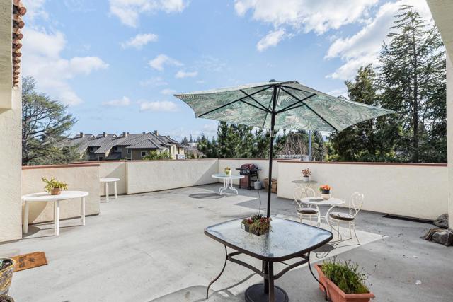 496 W Charleston Road, Palo Alto CA: https://media.crmls.org/mediaz/c3a14244-6aa5-4692-aace-8b98aa8f97f6.jpg