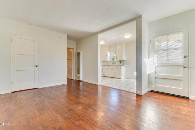 Detail Gallery Image 2 of 9 For 11471 Cumpston St, Los Angeles,  CA 91601 - 1 Beds | 1 Baths