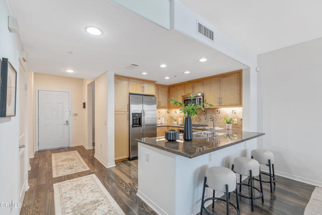 931 E Walnut Street, Pasadena CA: https://media.crmls.org/mediaz/c3a2278d-9b94-4905-b633-1596baea829a.jpg