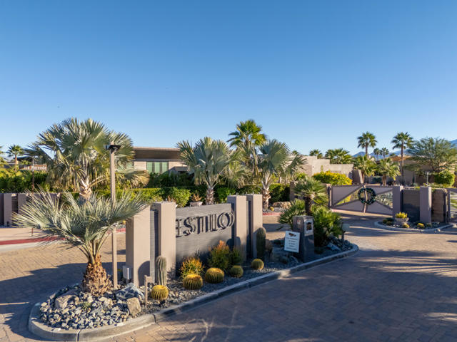 1 Via Merenda, Rancho Mirage CA: https://media.crmls.org/mediaz/c3a24fd7-e205-4cf8-a5ef-b1cbf3e7ee4a.jpg