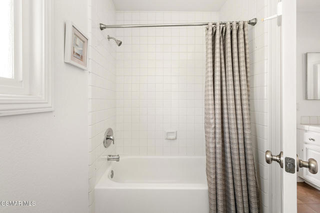 29636 Quail Run Drive, Agoura Hills CA: https://media.crmls.org/mediaz/c3a2981c-0409-467a-b826-e098f632e937.jpg