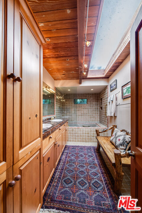 454 E Rustic Road, Santa Monica CA: https://media.crmls.org/mediaz/c3a29f1e-8307-4b1c-8db9-84028417e3a2.jpg