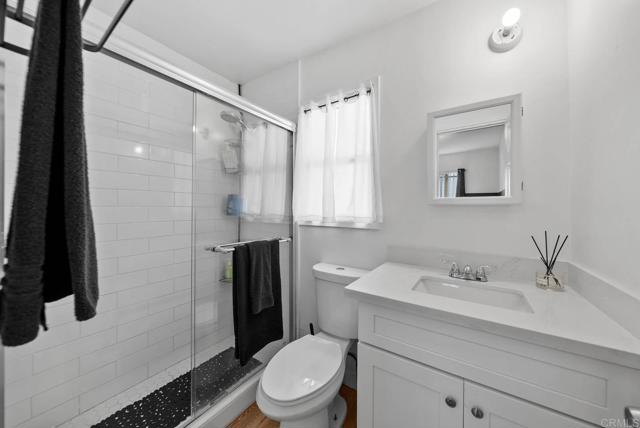 42 48 E 5Th Street, National City CA: https://media.crmls.org/mediaz/c3a2dc38-28f7-4ba5-9f7f-e22f5e40c9e8.jpg