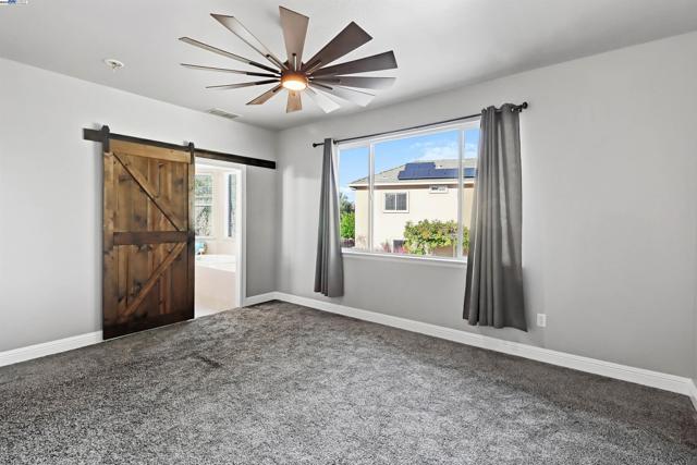 5512 Sagehen Ct, Loomis CA: https://media.crmls.org/mediaz/c3a37fad-df2e-4d48-995d-74a8fa55870f.jpg