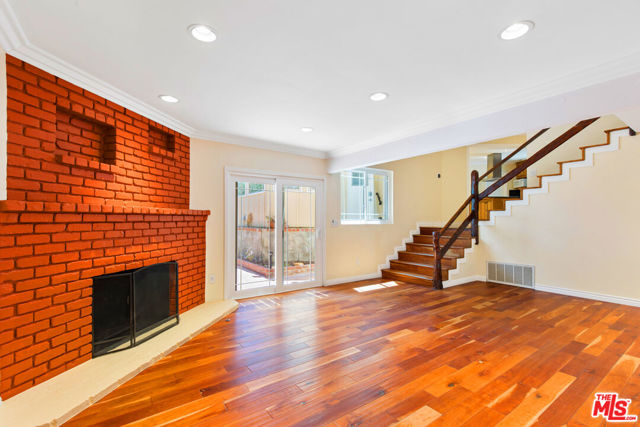 4236 Ensenada Drive, Woodland Hills CA: https://media.crmls.org/mediaz/c3a388b3-9df3-481e-8b29-6acab38f6e01.jpg