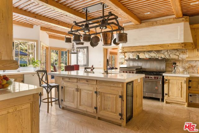 Image 8 of 26 For 1006 Rexford Drive