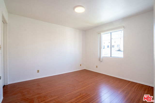 820 S St Andrews Place, Los Angeles CA: https://media.crmls.org/mediaz/c3a3e2dd-bbc4-4409-b152-2e307b3cad60.jpg