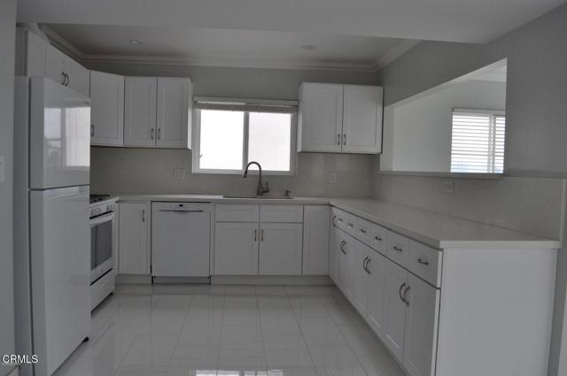 Detail Gallery Image 4 of 18 For 3309 Hilltop Dr, Ventura,  CA 93003 - 3 Beds | 2 Baths