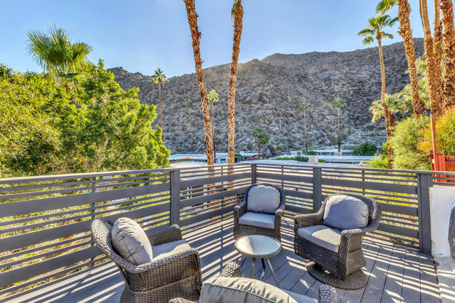 527 Jade Lane, Palm Springs CA: https://media.crmls.org/mediaz/c3a5176f-15f9-4076-84a7-f25baade3ee4.jpg
