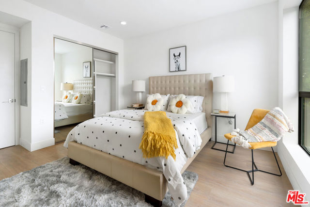 3657 1/2 Regal Place, Los Angeles CA: https://media.crmls.org/mediaz/c3a5f815-bf2b-443c-b213-8f231f698dfc.jpg