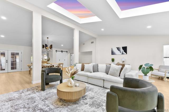 2128 Missouri St, San Diego CA: https://media.crmls.org/mediaz/c3a5f9fa-5b7e-4b2b-83d7-f5120f0b9c06.jpg