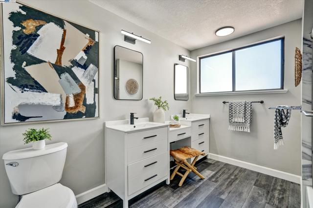 4374 Valley Ave, Pleasanton CA: https://media.crmls.org/mediaz/c3a63ace-a3e8-45a7-af9a-399213833e05.jpg