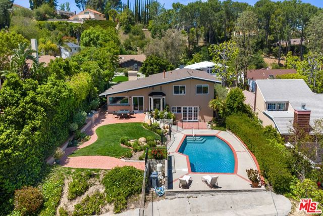 4040 Coldstream Terrace, Tarzana CA: https://media.crmls.org/mediaz/c3a73685-39d0-4047-a10b-480fa758b520.jpg