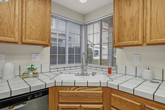 117 Pelican Loop, Pittsburg CA: https://media.crmls.org/mediaz/c3a7ffe1-6ab0-4bfb-b214-85d2c4717351.jpg