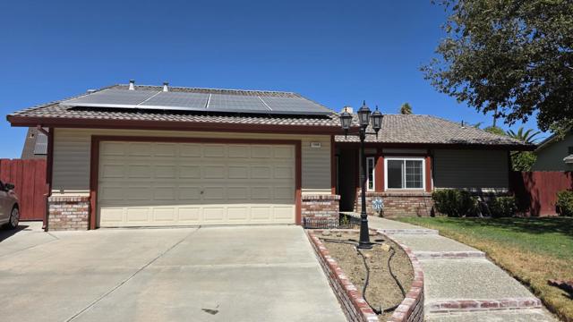 1046 Santa Barbara Street, Los Banos CA: https://media.crmls.org/mediaz/c3a8bdcd-e873-45ac-9f17-ccf0b1fad578.jpg