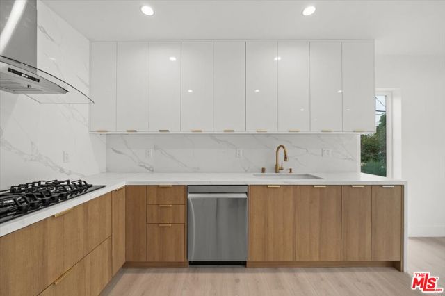 4922 S Centinela Avenue, Los Angeles CA: https://media.crmls.org/mediaz/c3a93ff2-a2ce-43eb-9b21-0d4edcca382b.jpg