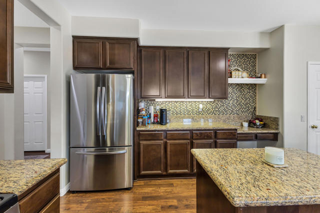 Image 16 of 49 For 37897 Chesterfield Street