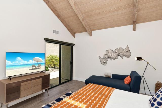 411 Forest Hills Drive, Rancho Mirage CA: https://media.crmls.org/mediaz/c3a9d124-fb13-4a24-9322-24fd715dcb9a.jpg