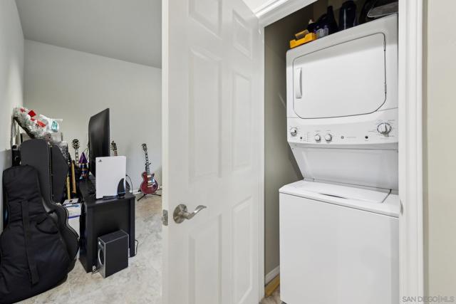 Image 47 of 51 For 859 Florida St