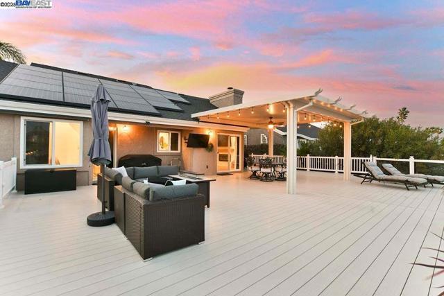 1864 Dune Point Way, Discovery Bay CA: https://media.crmls.org/mediaz/c3aa0ac4-4808-4d37-8fb5-d93af72883c2.jpg